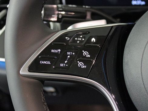 New 2026 Mercedes-Benz E 350 4MATIC Sedan image 18