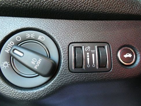 Used 2016 Dodge Challenger SXT Plus image 21