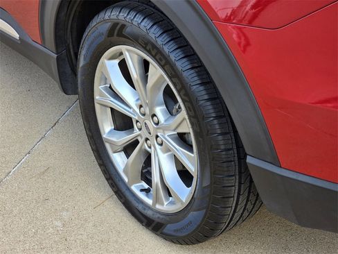 Used 2021 Ford Explorer XLT w/ Equipment Group 202A image 7