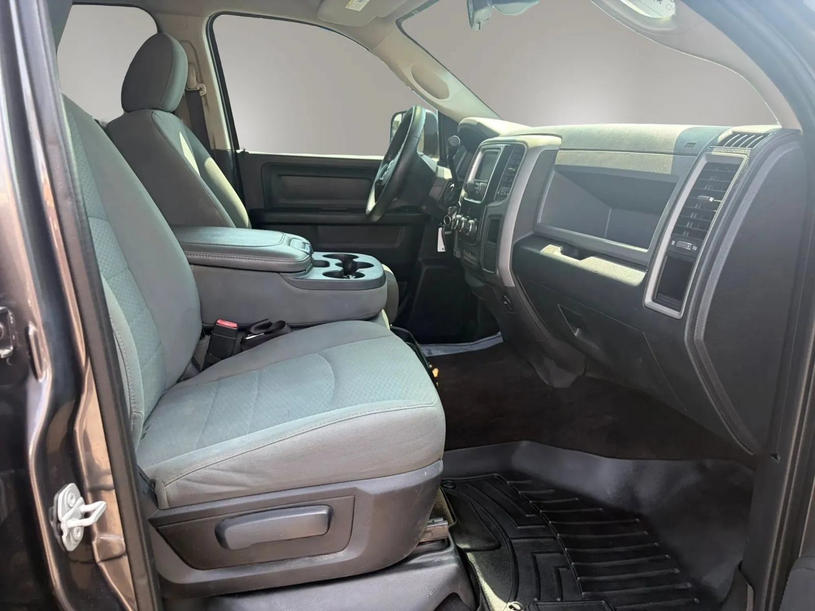 Used 2015 RAM 3500 Tradesman w/ Chrome Appearance Group AWD/4WD image 26