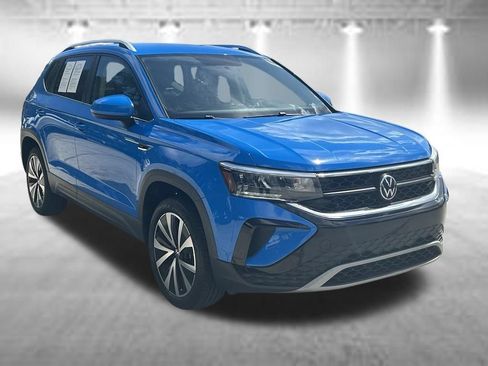 Certified 2022 Volkswagen Taos SE FWD image 7
