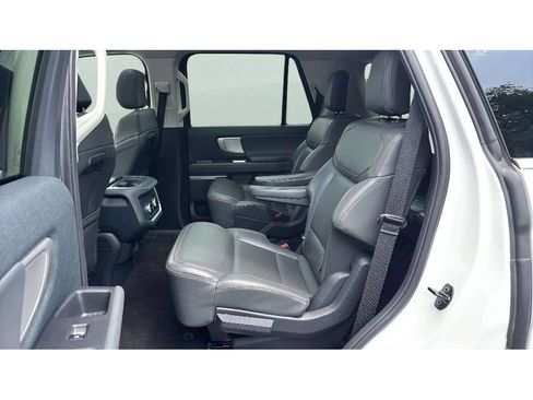 Used 2025 Ford Expedition Active AWD/4WD image 13