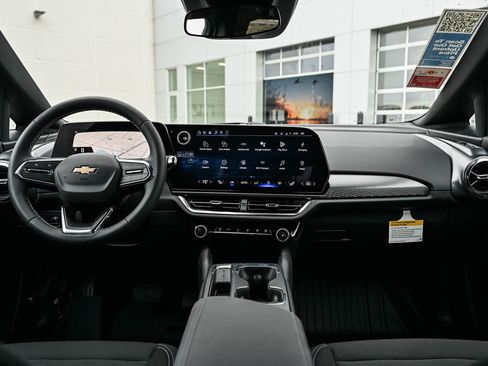 New 2026 Chevrolet Equinox EV LT image 14