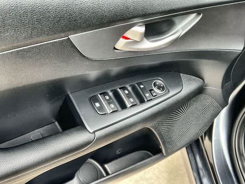 Used 2020 Kia Forte Sedan FWD image 29