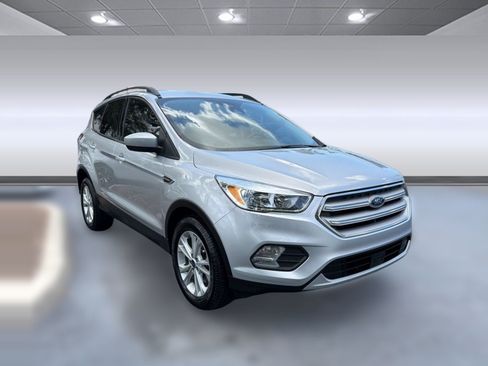 Used 2018 Ford Escape SE w/ Ford Safe & Smart Package AWD/4WD image 7
