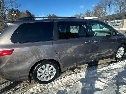 Used 2015 Toyota Sienna Limited image 3