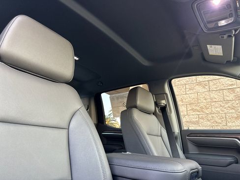 New 2026 GMC Sierra 1500 SLT w/ SLT Premium Package AWD/4WD image 16