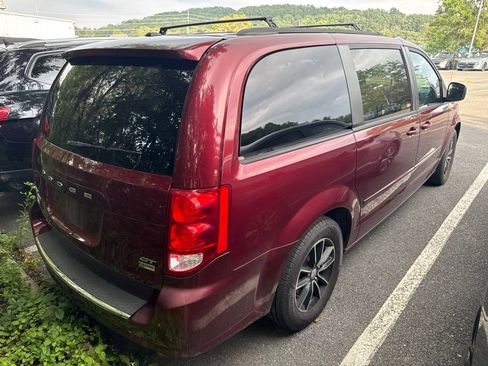 Used 2017 Dodge Grand Caravan GT FWD image 4