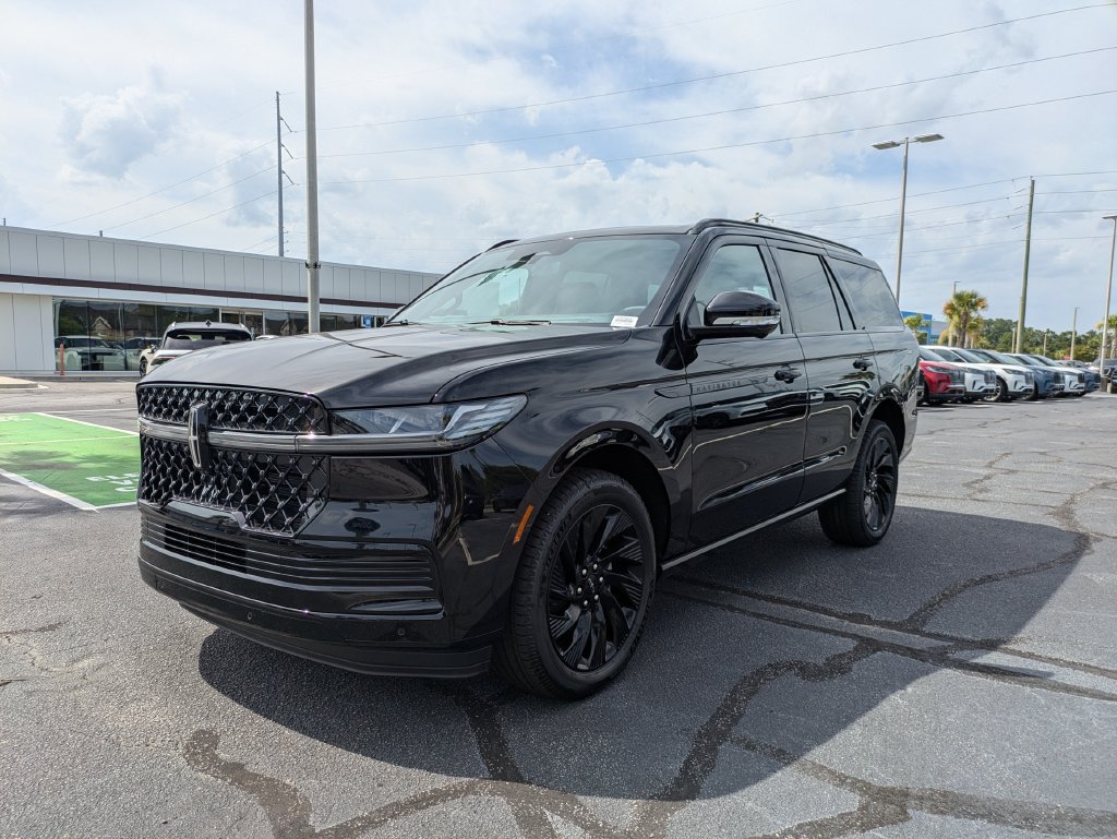 New 2027 Lincoln Navigator Reserve w/ Jet Appearance Package AWD/4WD image 8