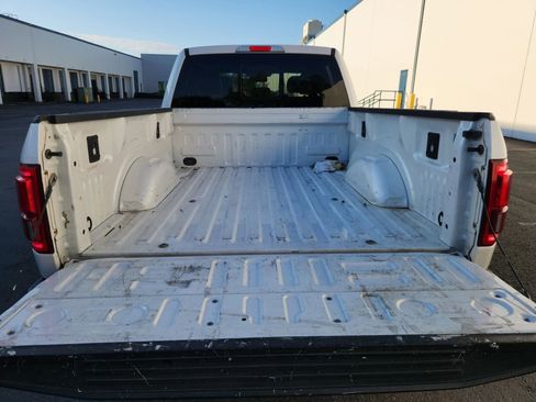 Used 2017 Ford F150 Lariat w/ Equipment Group 502A Luxury AWD/4WD image 22