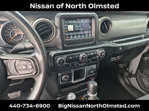 Used 2022 Jeep Wrangler Unlimited Sport AWD/4WD image 17