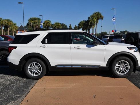 New 2025 Ford Explorer Active w/ Active Comfort Package image 6