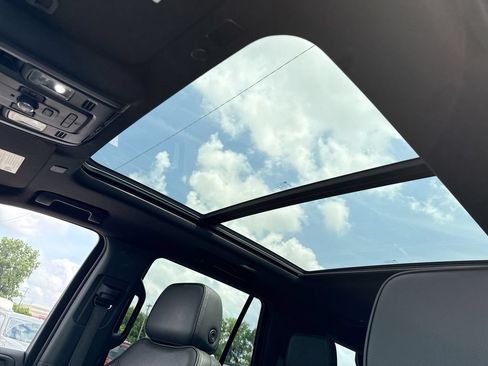 Used 2021 GMC Yukon Denali w/ Denali Premium Package AWD/4WD image 22