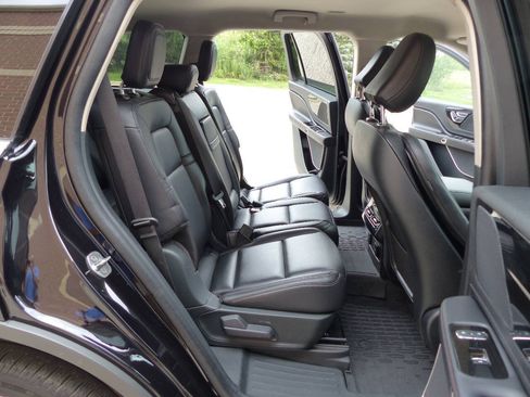 Used 2023 Lincoln Aviator AWD w/ Elements Package image 41