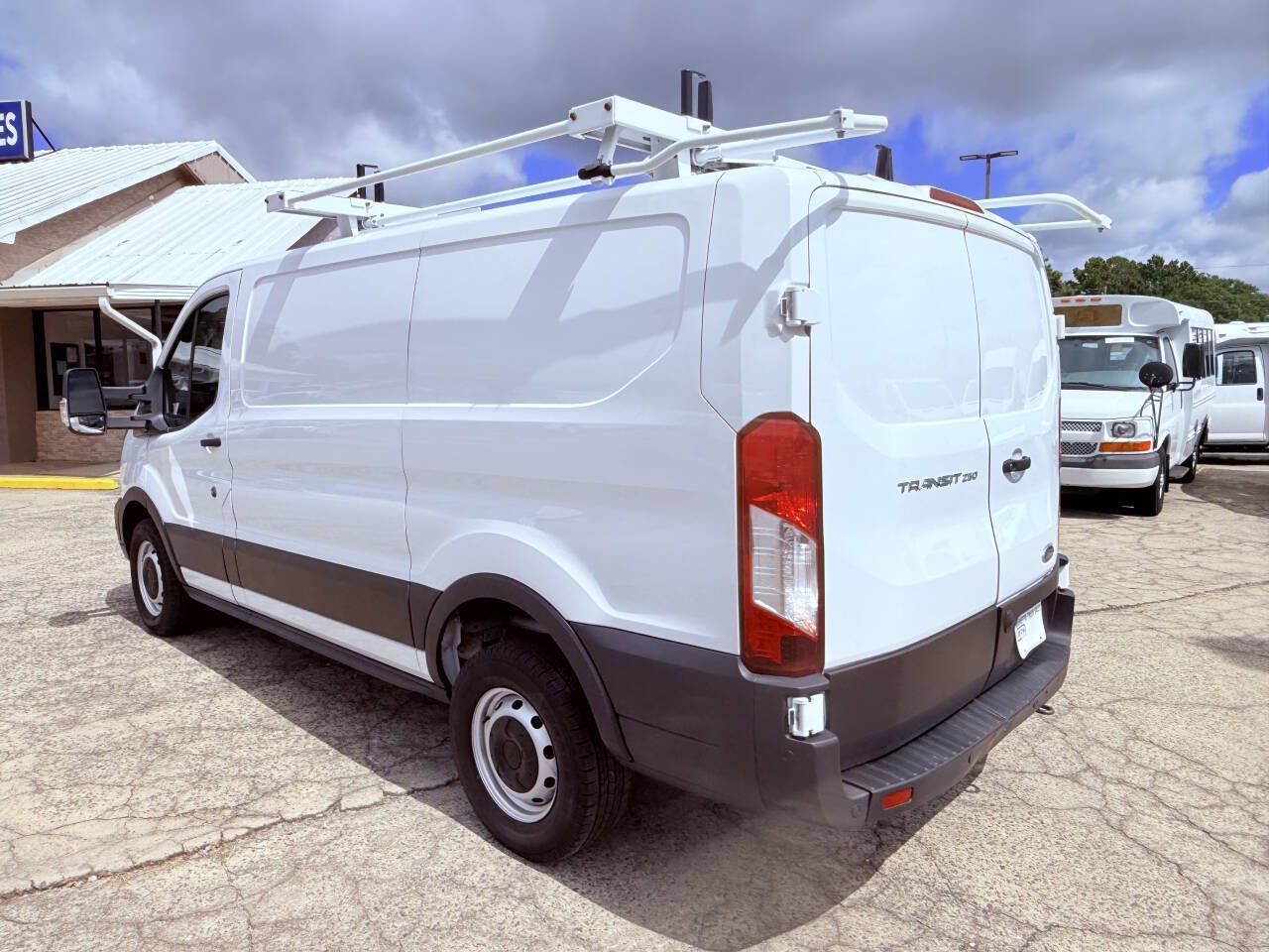 Used 2023 Ford Transit 250 Low Roof w/ Load Area Protection Package RWD image 3