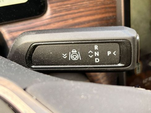 Used 2023 Rivian R1S Adventure image 31