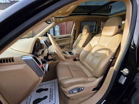 Used 2013 Porsche Cayenne image 21