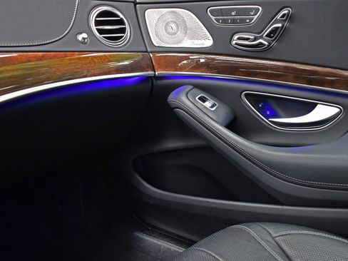 Used 2018 Mercedes-Benz S 450 4MATIC Sedan w/ Premium Package image 44