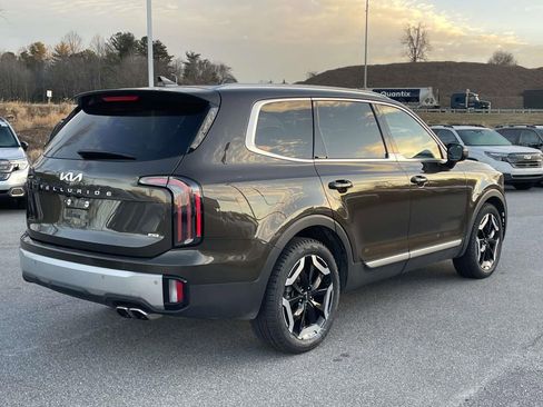 Used 2023 Kia Telluride EX image 29