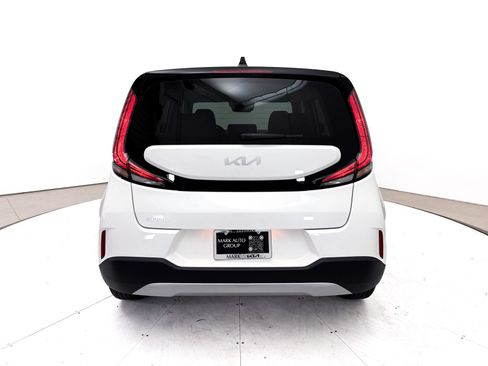 Used 2025 Kia Soul LX FWD image 16