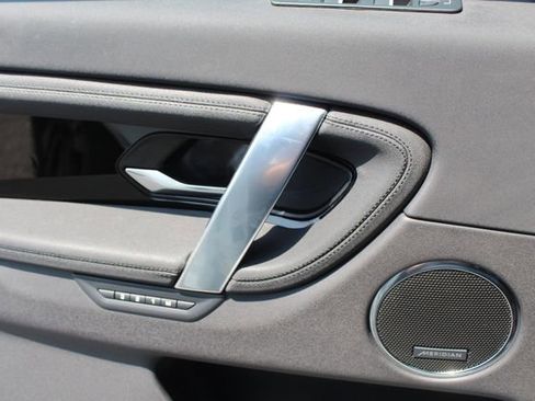 Used 2024 Land Rover Discovery Sport S image 21