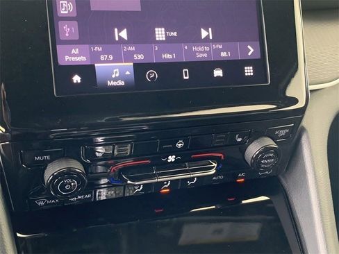 New 2025 Jeep Grand Cherokee L Altitude image 43