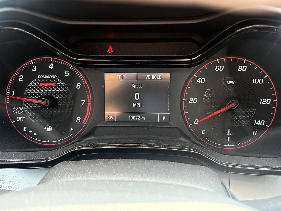 Used 2025 Chevrolet Trax RS FWD image 19
