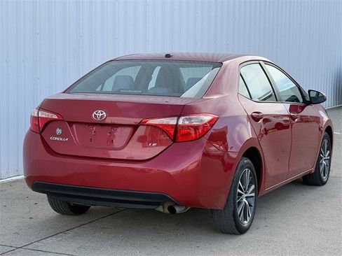 Used 2017 Toyota Corolla LE w/ LE Premium Package w/Moonroof image 4