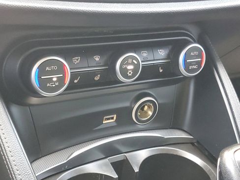 Used 2018 Alfa Romeo Stelvio Sport w/ Quick Order Package 22J Sport image 27