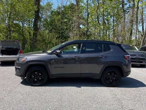 Used 2020 Jeep Compass Latitude AWD/4WD image 2