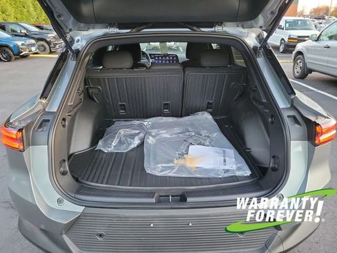 New 2026 Chevrolet Equinox EV LT image 17