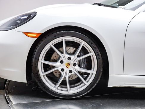 Used 2025 Porsche 718 Cayman image 10