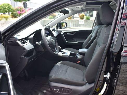 Certified 2025 Toyota RAV4 XLE w/ Convenience Package AWD/4WD image 18