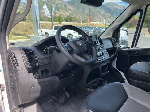 Used 2024 RAM ProMaster 2500 w/ Convenience Group FWD image 21