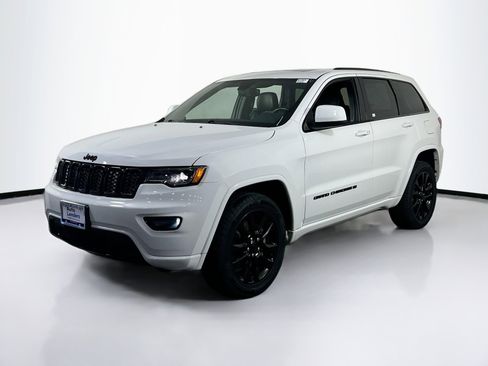 Used 2022 Jeep Grand Cherokee Laredo X image 1