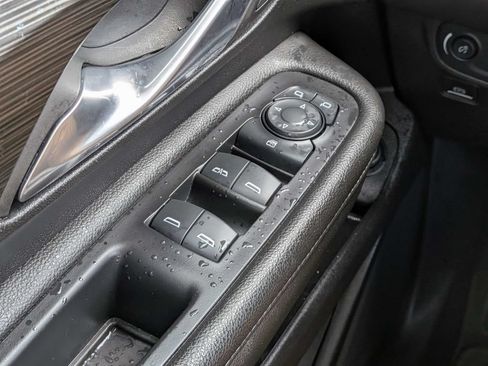 Used 2024 GMC Terrain SLT AWD/4WD image 21