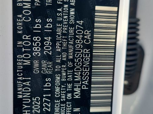 Certified 2025 Hyundai Elantra Sport image 31