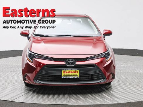Used 2025 Toyota Corolla LE FWD image 2
