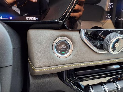 Used 2024 Chevrolet Colorado ZR2 w/ ZR2 Convenience Package III image 12