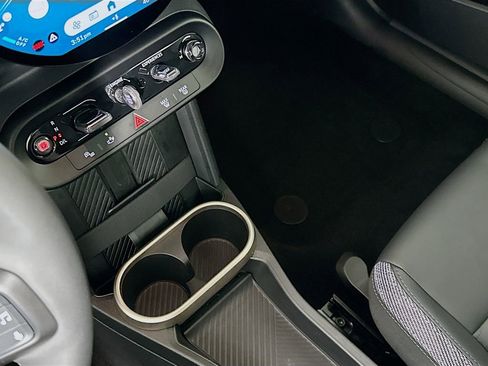 Certified 2025 MINI Cooper 2-Door Hardtop image 16