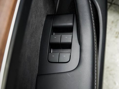 Used 2024 Tesla Model Y Long Range image 27