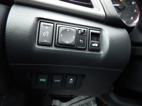 Used 2017 Nissan Sentra SV FWD image 22