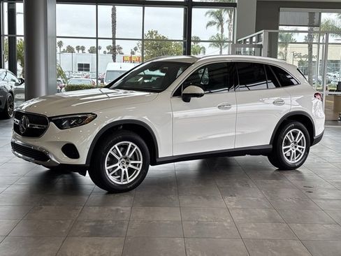 Used 2025 Mercedes-Benz GLC 300 4MATIC image 9