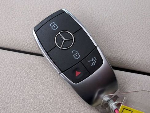 Used 2025 Mercedes-Benz GLE 350 4MATIC image 30