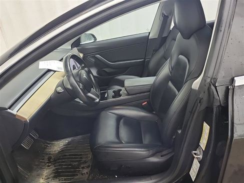 Used 2018 Tesla Model 3 Mid Range image 8