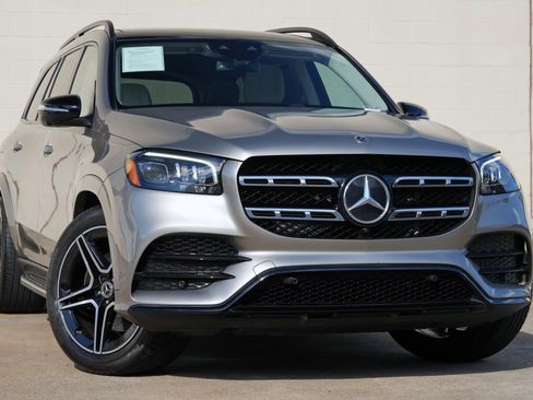 Used 2023 Mercedes-Benz GLS 450 4MATIC image 4
