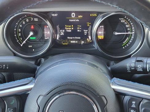 Used 2022 Jeep Wrangler Unlimited Rubicon 4xe w/ Cold Weather Group AWD/4WD image 17