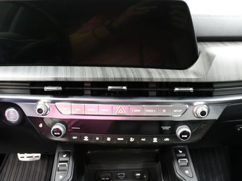 Used 2024 Kia Telluride SX w/ Towing Package AWD/4WD image 19
