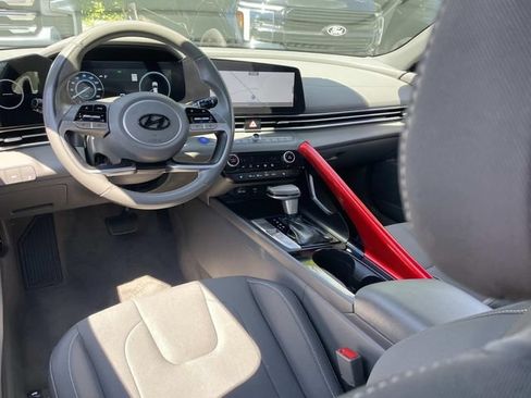 Used 2023 Hyundai Elantra SEL w/ Convenience Package FWD image 15