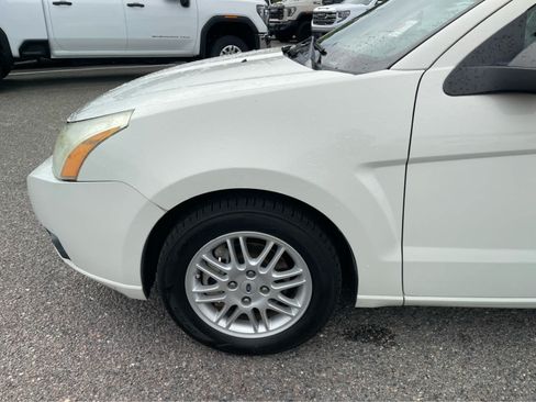 Used 2011 Ford Focus SE FWD image 9